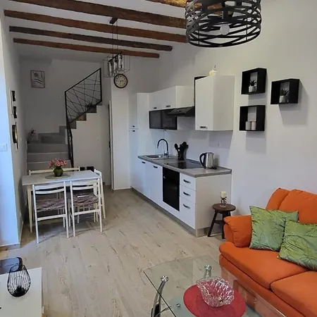 Belina アパート ストモルスカ