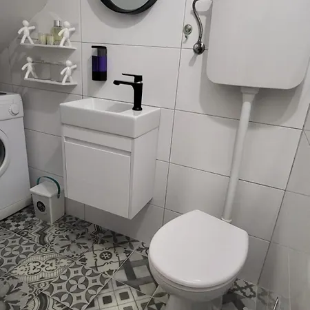 アパート Belina ストモルスカ